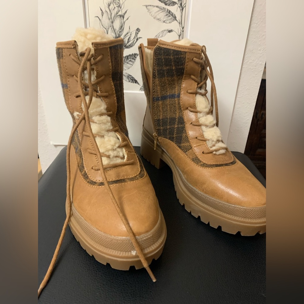 Lucky Brand outdoor boots